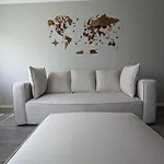 City Comfort Stylish Apartment With Balcony Views